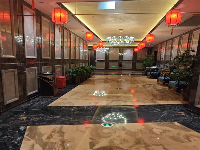 广州摩伯斯娱乐会所急聘日结高薪，KTV夜总会招聘火热进行中